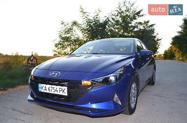 Седан Hyundai Elantra 2021 в 