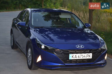 Седан Hyundai Elantra 2021 в 