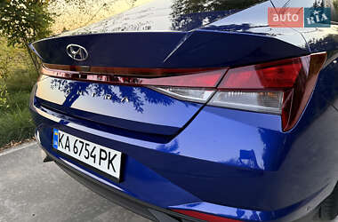 Седан Hyundai Elantra 2021 в 