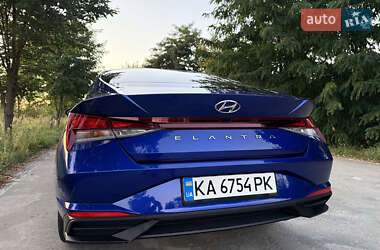 Седан Hyundai Elantra 2021 в 