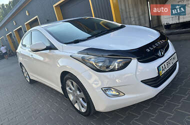 Седан Hyundai Elantra 2012 в Киеве