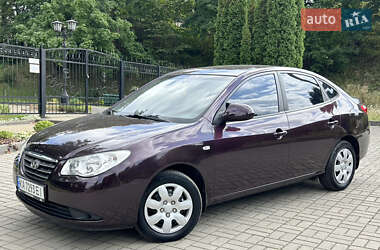 Седан Hyundai Elantra 2008 в  фото 3 Седан Hyundai Elantra 2008 в