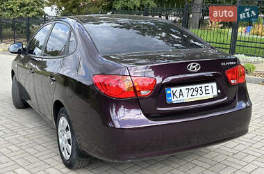 Седан Hyundai Elantra 2008 в  фото 5 Седан Hyundai Elantra 2008 в