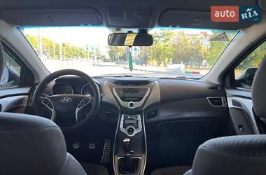 Седан Hyundai Elantra 2012 в 