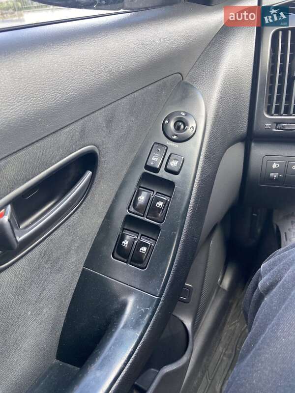 Седан Hyundai Elantra 2008 в Львове