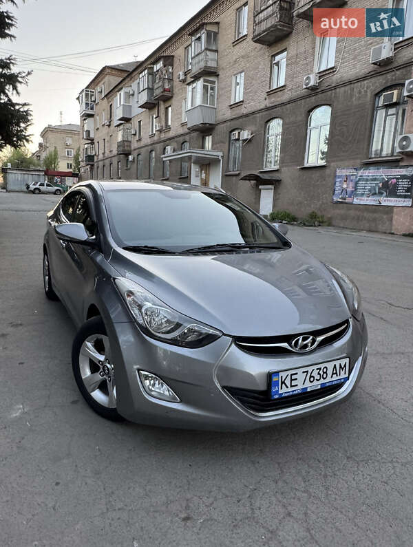 Седан Hyundai Elantra 2013 в 