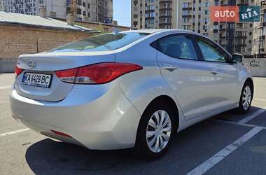 Седан Hyundai Elantra 2012 в 