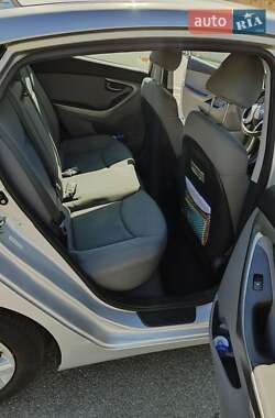 Седан Hyundai Elantra 2012 в 
