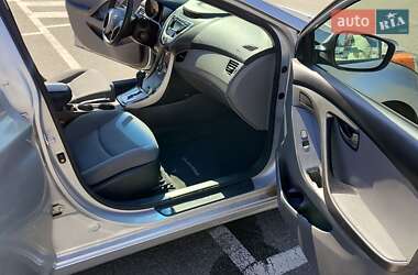 Седан Hyundai Elantra 2012 в 