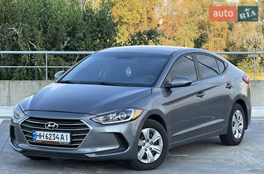 Седан Hyundai Elantra 2018 в Киеве