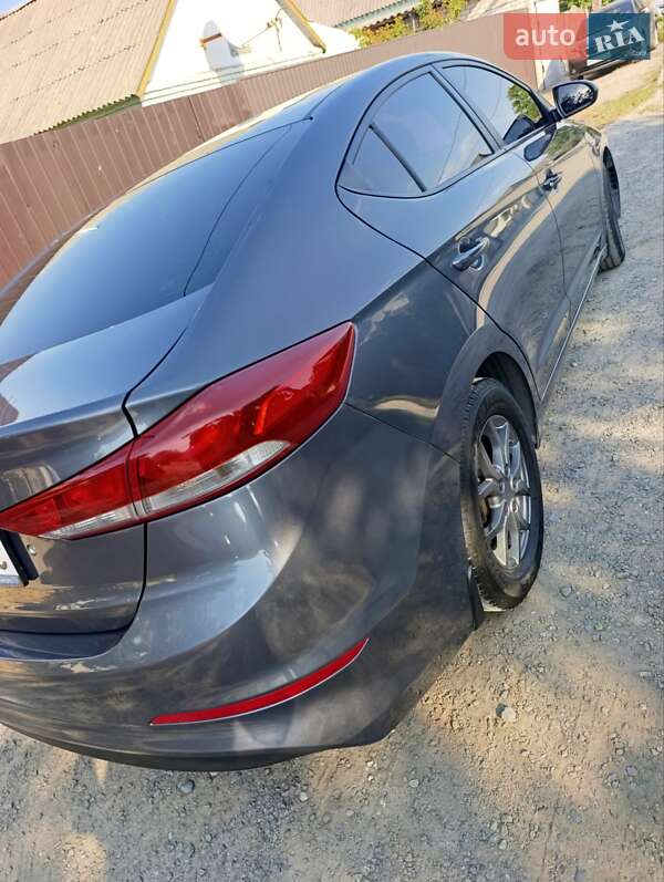 Седан Hyundai Elantra 2017 в Днепре