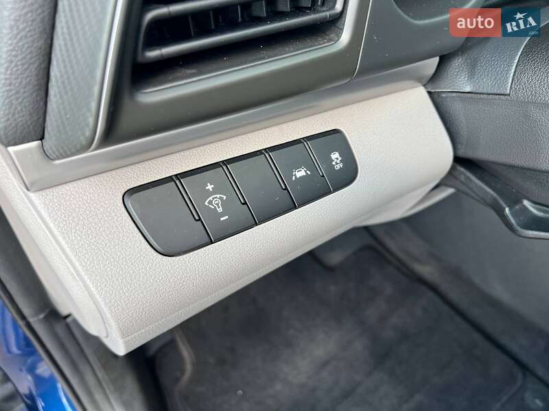 Седан Hyundai Elantra 2019 в Киеве