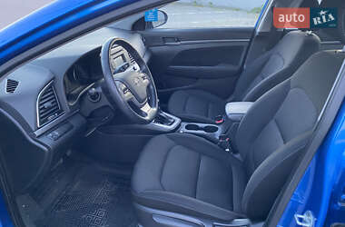 Седан Hyundai Elantra 2016 в 