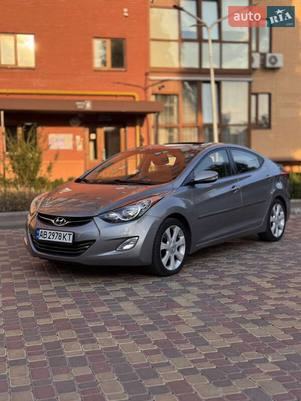 Hyundai Elantra 2012