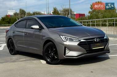 Седан Hyundai Elantra 2020 в Киеве