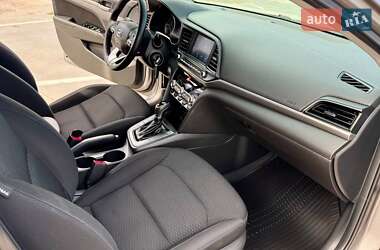 Седан Hyundai Elantra 2020 в 