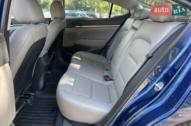 Седан Hyundai Elantra 2016 в 
