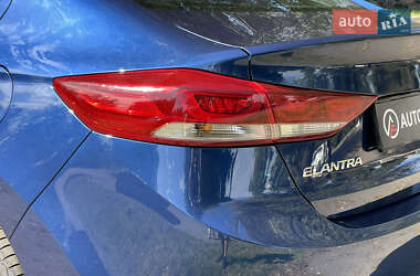 Седан Hyundai Elantra 2016 в 