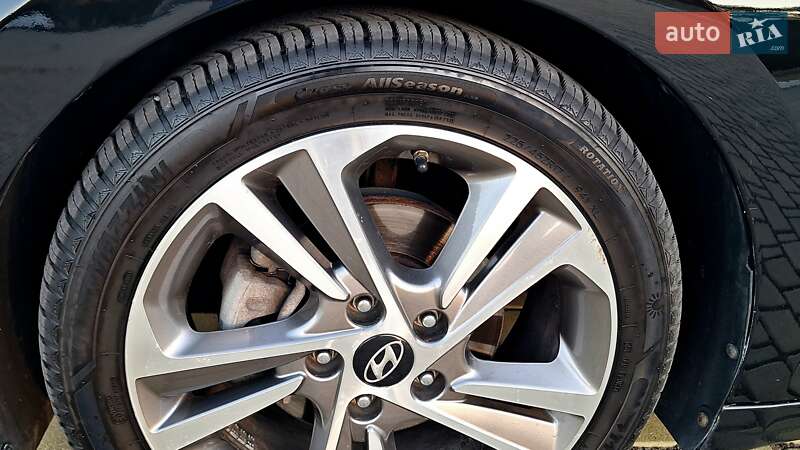 Седан Hyundai Elantra 2016 в Одессе
