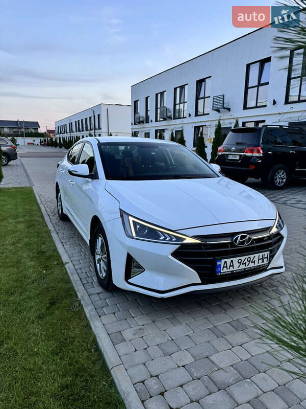 Hyundai Elantra 2020