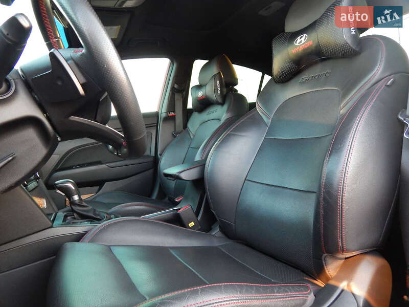 Седан Hyundai Elantra 2018 в Львове