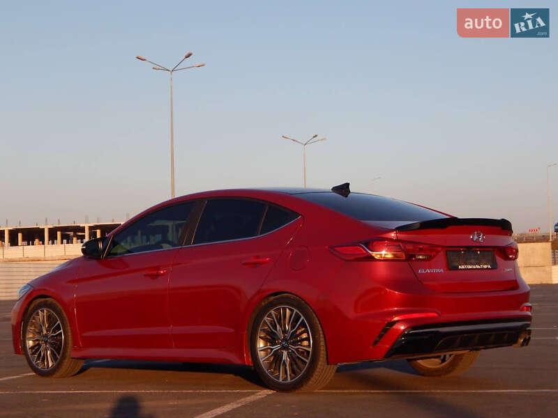 Седан Hyundai Elantra 2018 в Львове