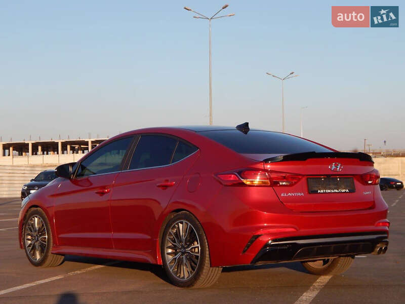 Седан Hyundai Elantra 2018 в Львове