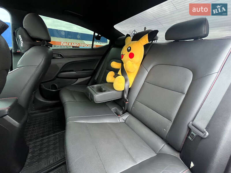 Седан Hyundai Elantra 2018 в Львове