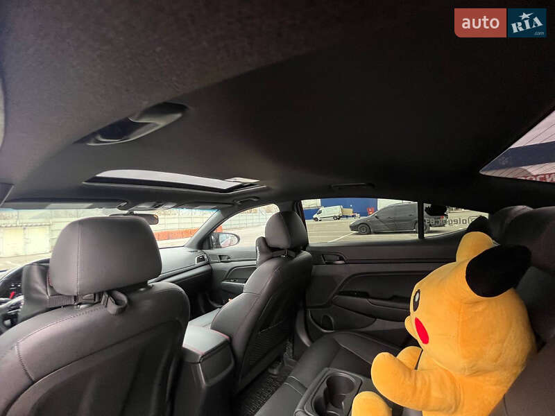 Седан Hyundai Elantra 2018 в Львове