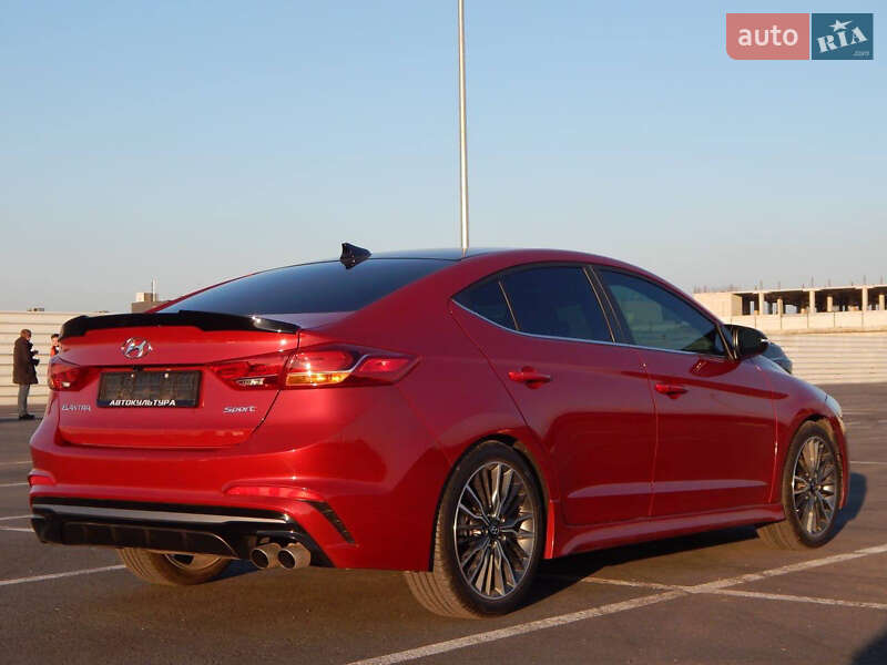 Седан Hyundai Elantra 2018 в Львове