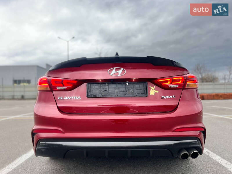 Седан Hyundai Elantra 2018 в Львове