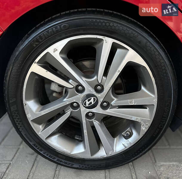 Седан Hyundai Elantra 2016 в Днепре