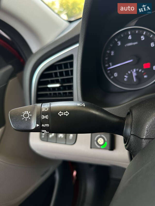 Седан Hyundai Elantra 2016 в Днепре