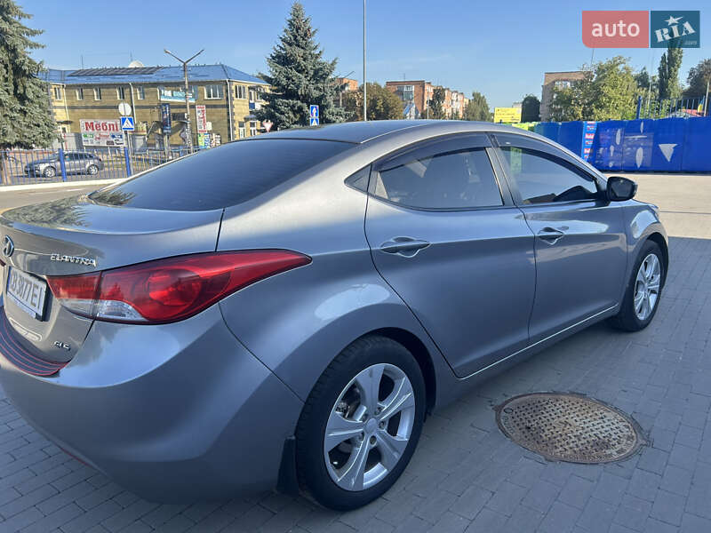 Седан Hyundai Elantra 2011 в Прилуках