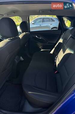 Хэтчбек Hyundai Elantra 2019 в 