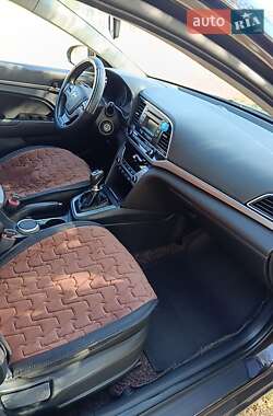 Седан Hyundai Elantra 2018 в 