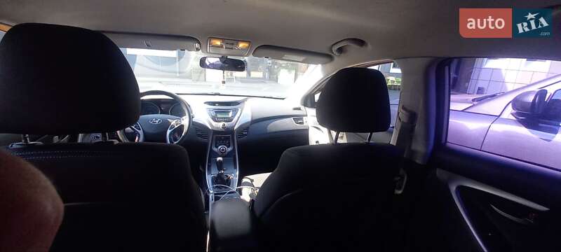 Седан Hyundai Elantra 2013 в Киеве