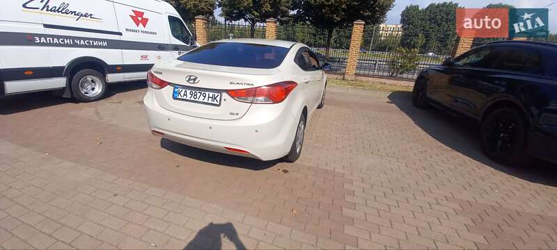 Седан Hyundai Elantra 2013 в Киеве