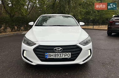 Седан Hyundai Elantra 2016 в 