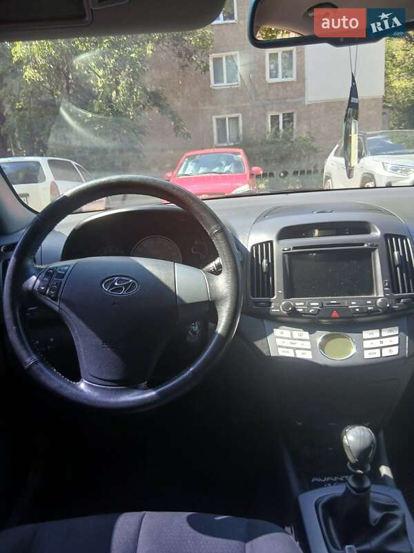 Седан Hyundai Elantra 2008 в Николаеве