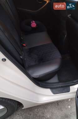 Седан Hyundai Elantra 2011 в 