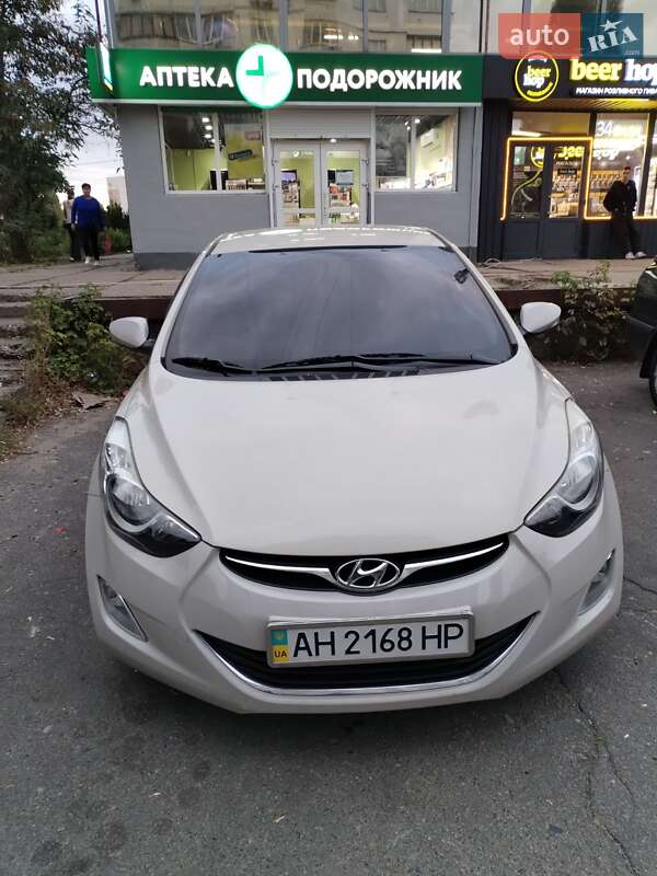 Hyundai Elantra 2011
