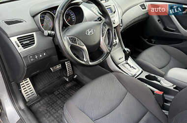 Седан Hyundai Elantra 2013 в 