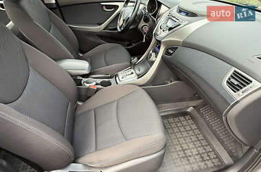 Седан Hyundai Elantra 2013 в 