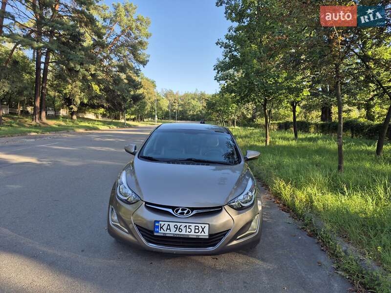 Седан Hyundai Elantra 2014 в Киеве