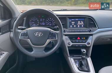 Седан Hyundai Elantra 2016 в 