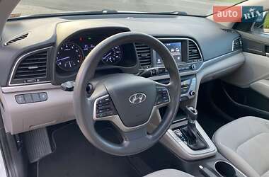 Седан Hyundai Elantra 2016 в 