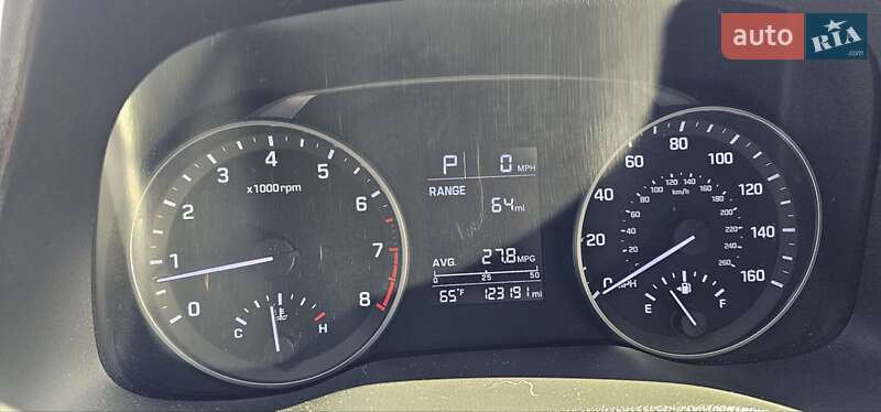 Седан Hyundai Elantra 2016 в Лубнах