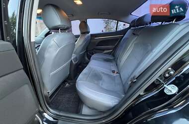 Седан Hyundai Elantra 2016 в 