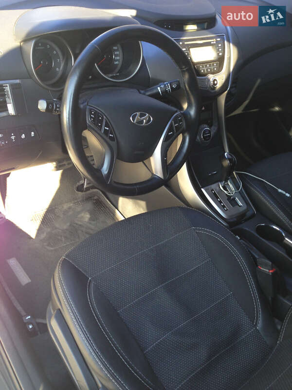 Седан Hyundai Elantra 2013 в Киеве